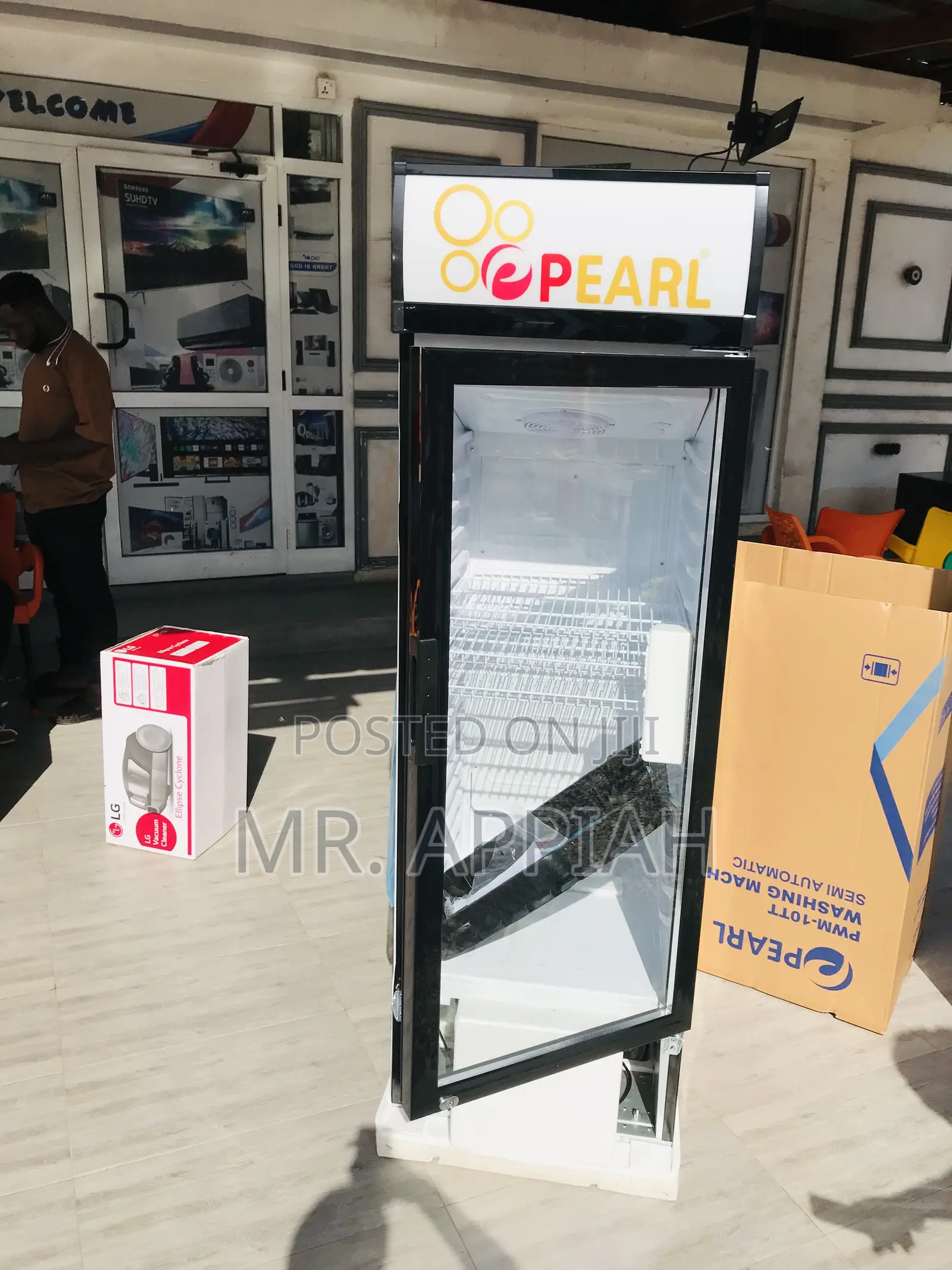 Quality Pearl PVC-316-2b Single Door Display Fridge.