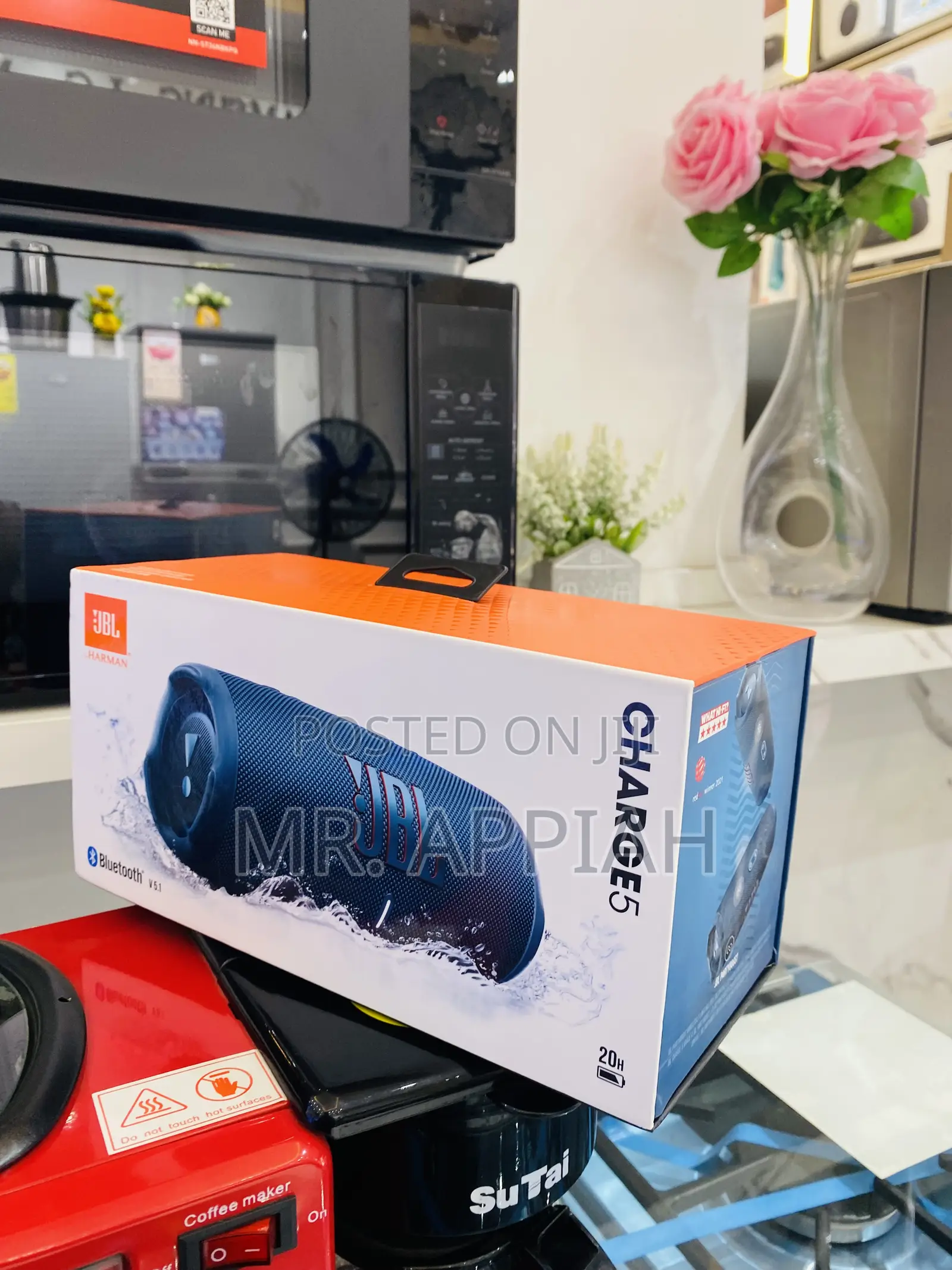 Sleek Design Rechargeable JBL Charge 5 Speaker.