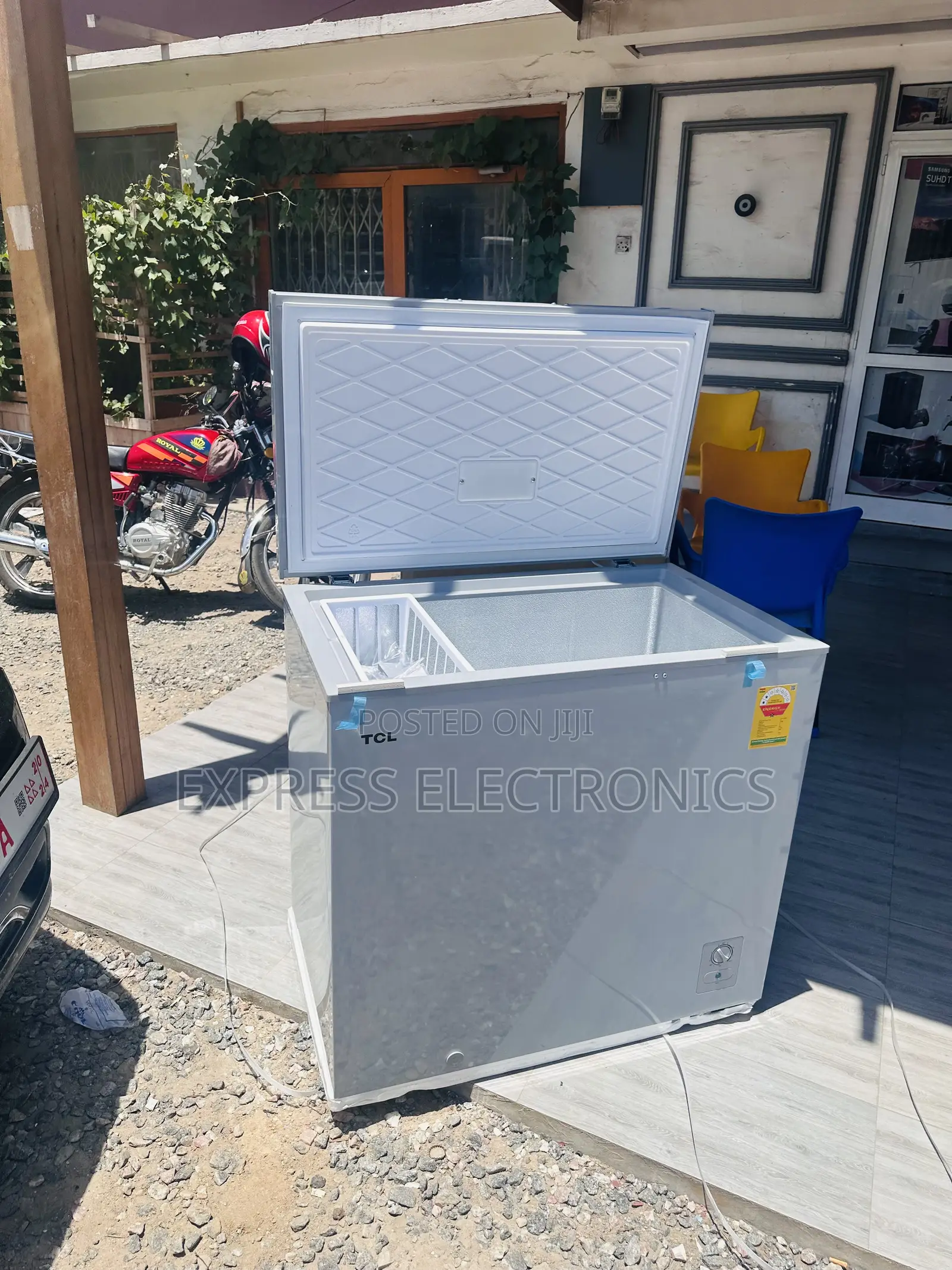 Manual Defrost Chest Freezer Single Door TCL -208