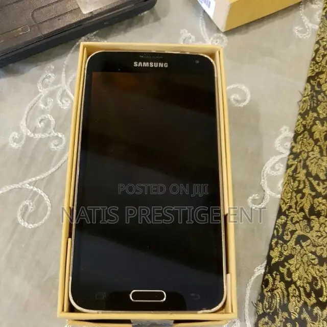 New Samsung Galaxy S5 16 GB Black