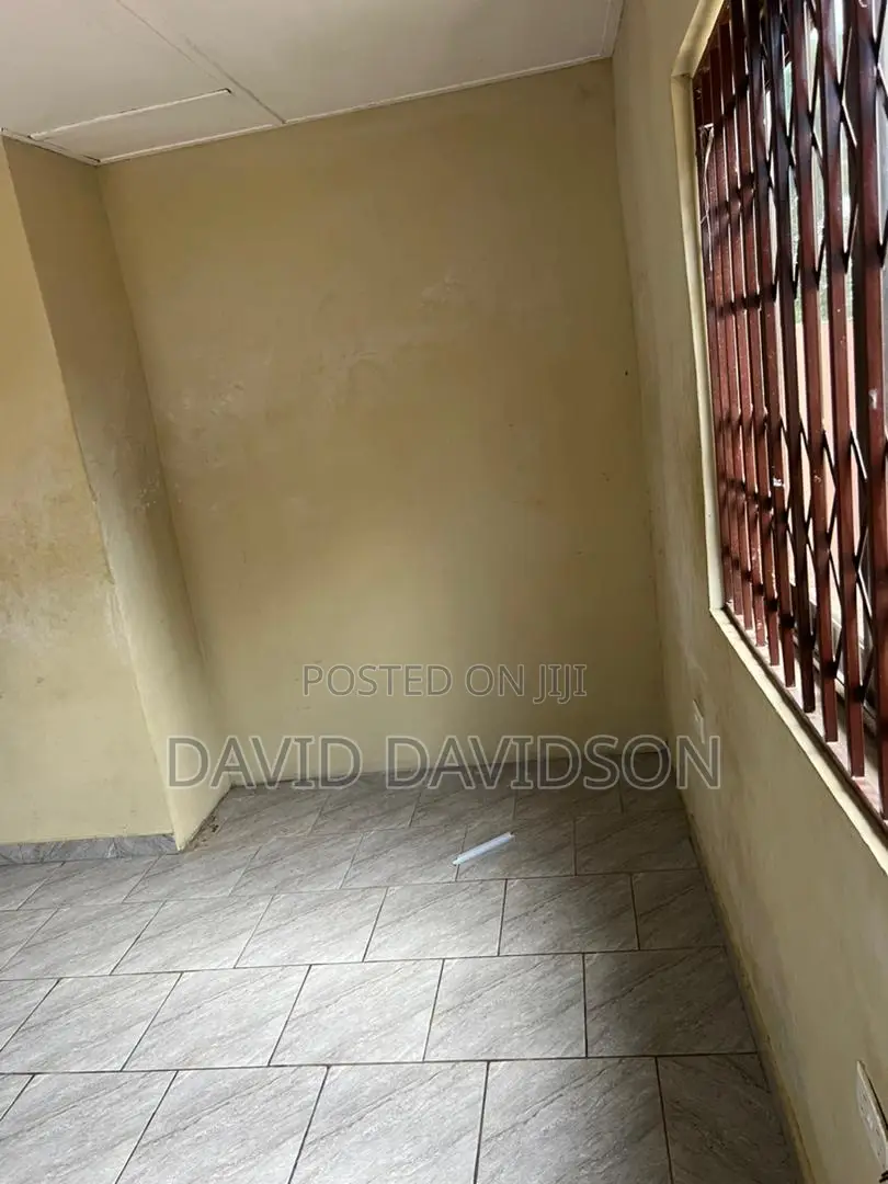 3bdrm Mansion in 3 Bedroom Self, Tema Metropolitan for rent