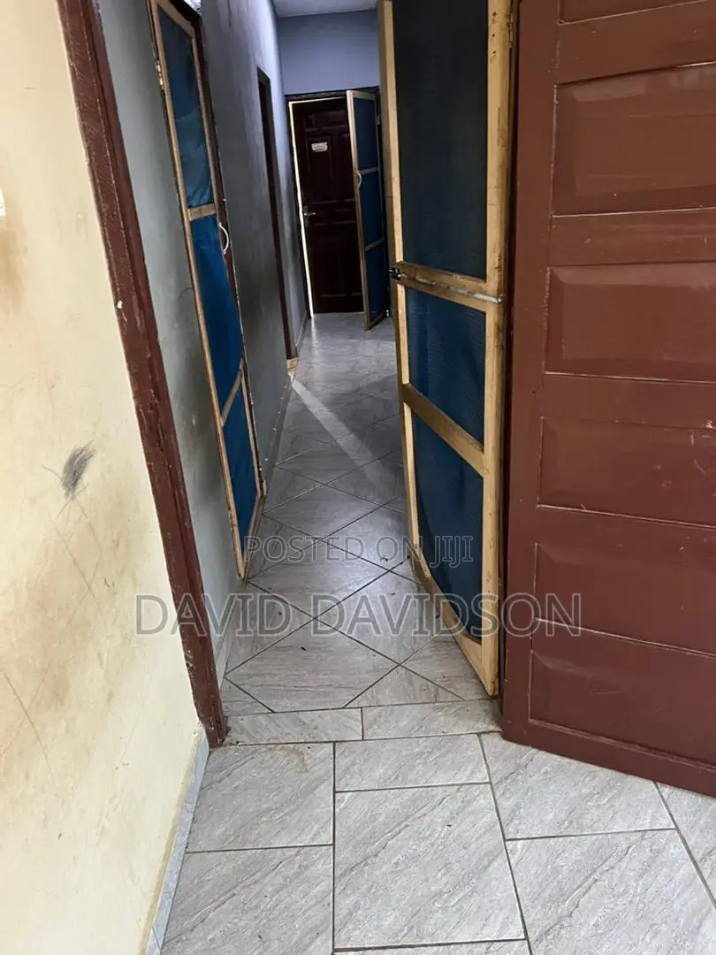 3bdrm Mansion in 3 Bedroom Self, Tema Metropolitan for rent