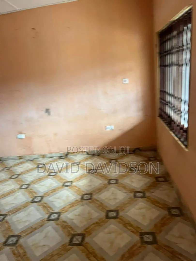 3bdrm Mansion in 3 Bedroom Self, Tema Metropolitan for rent