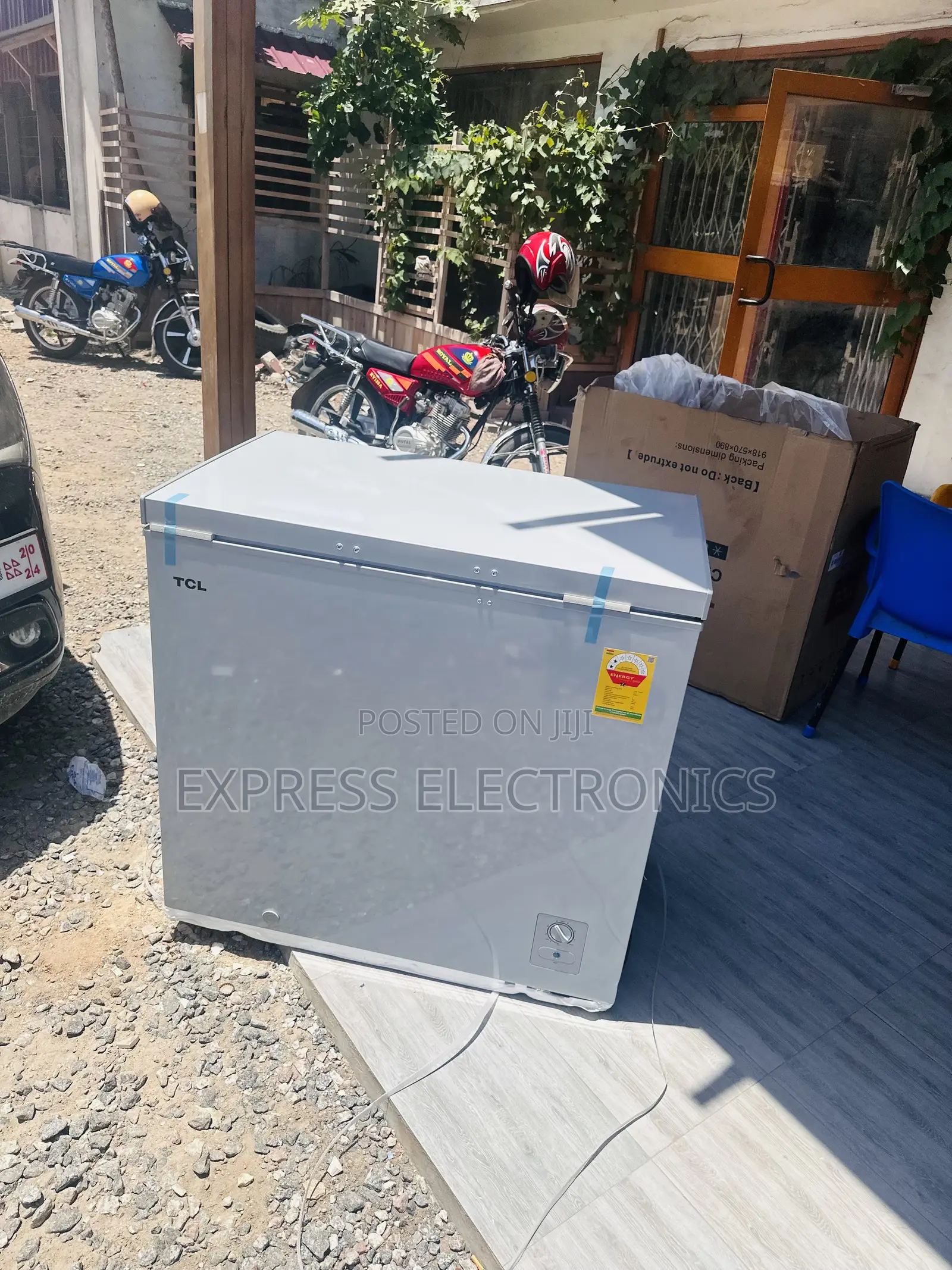 TCL -208 Single Door Chest Freezer Fast Chill 
