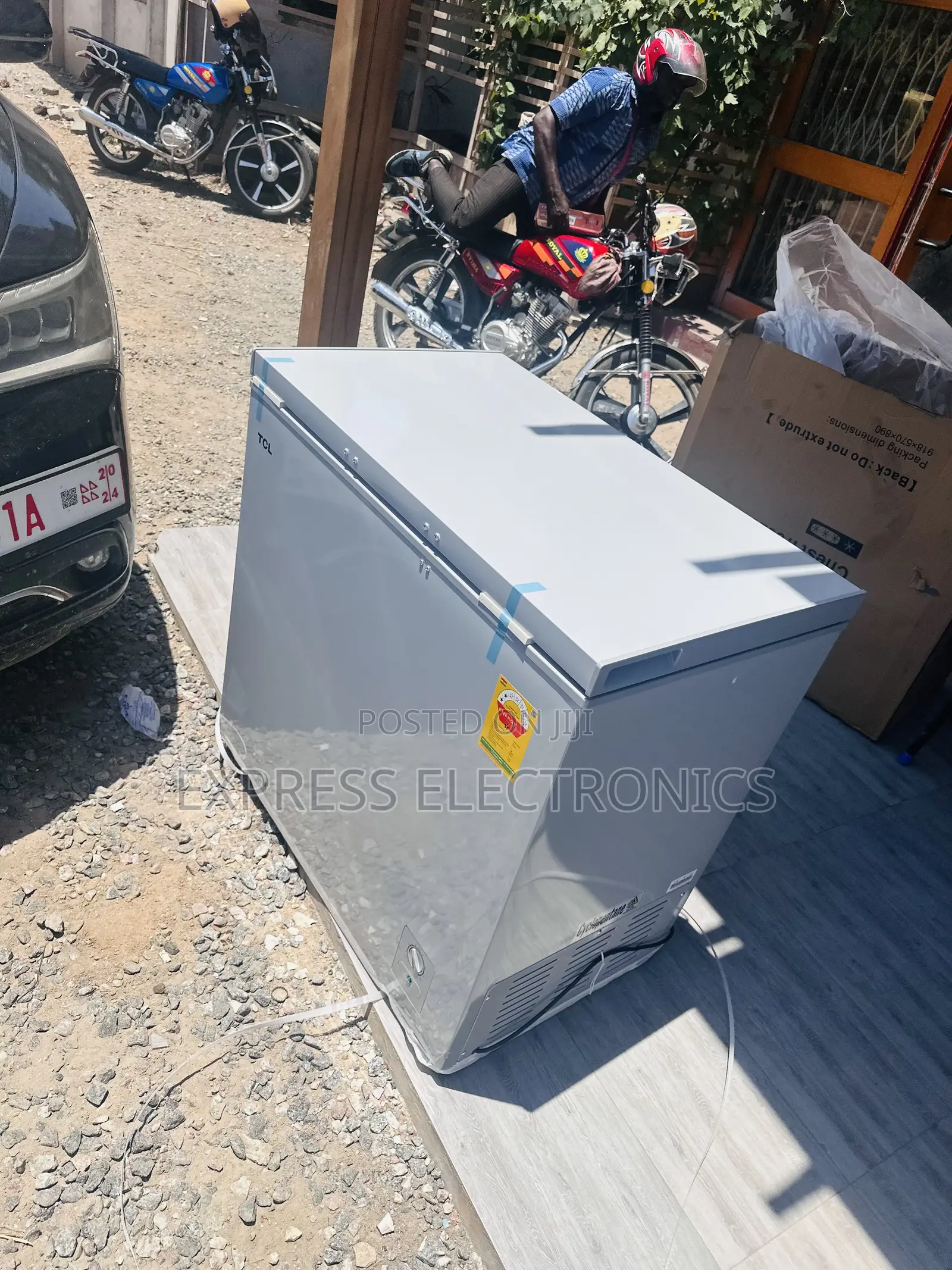 200L Chest Freezer Single Door TCL Grey  