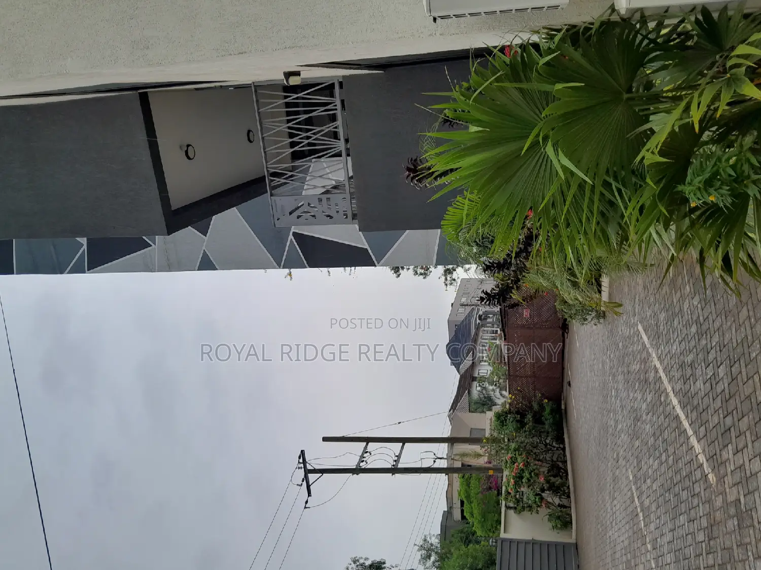 3bdrm Apartment in East Airport, Accra Metropolitan for rent