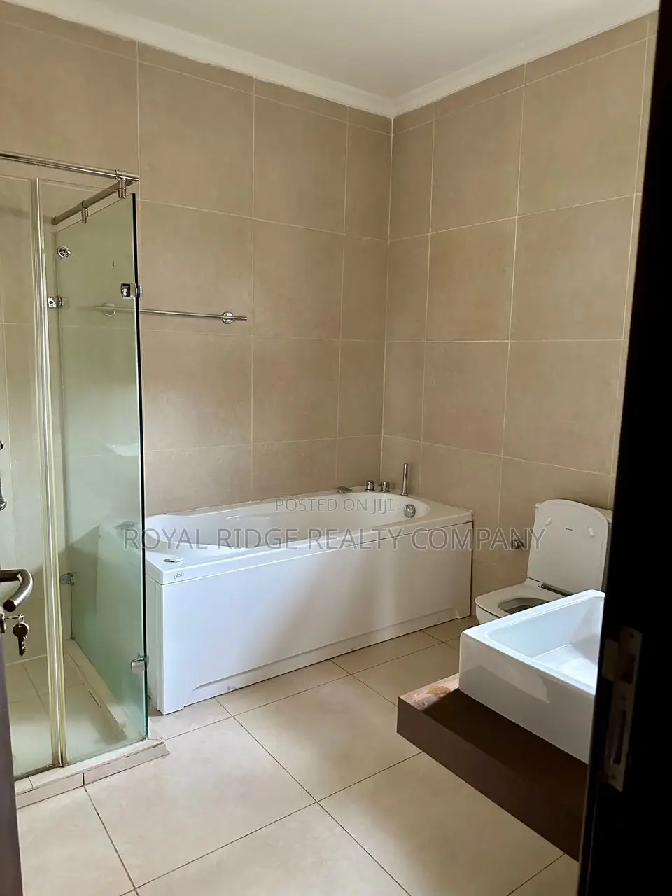 Furnished 5bdrm Townhouse / Terrace for rent