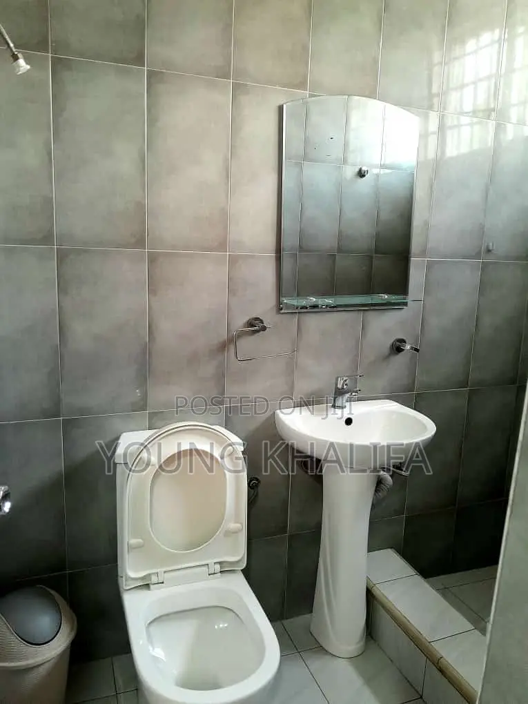 Studio Apartment Available Airport Area