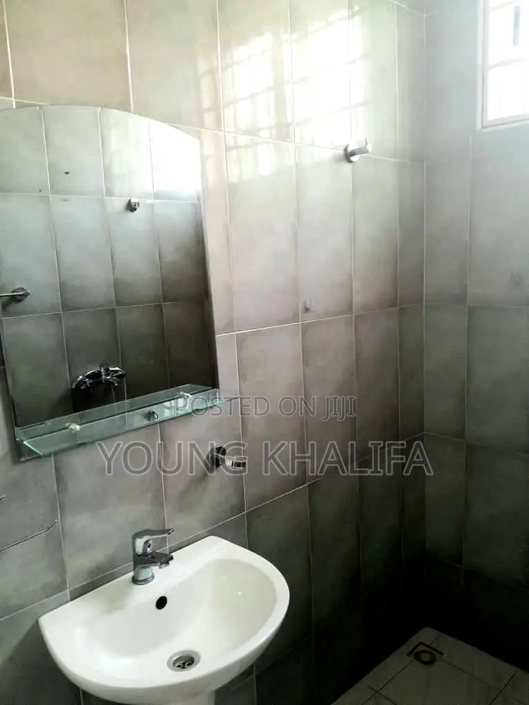 Studio Apartment Available Airport Area