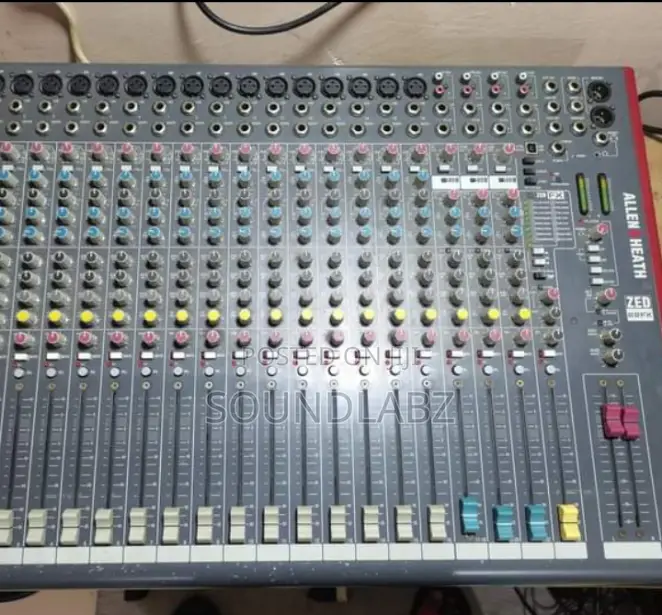 Allen Heath ZED-22FX - 22-channel Touring Quality Mixer