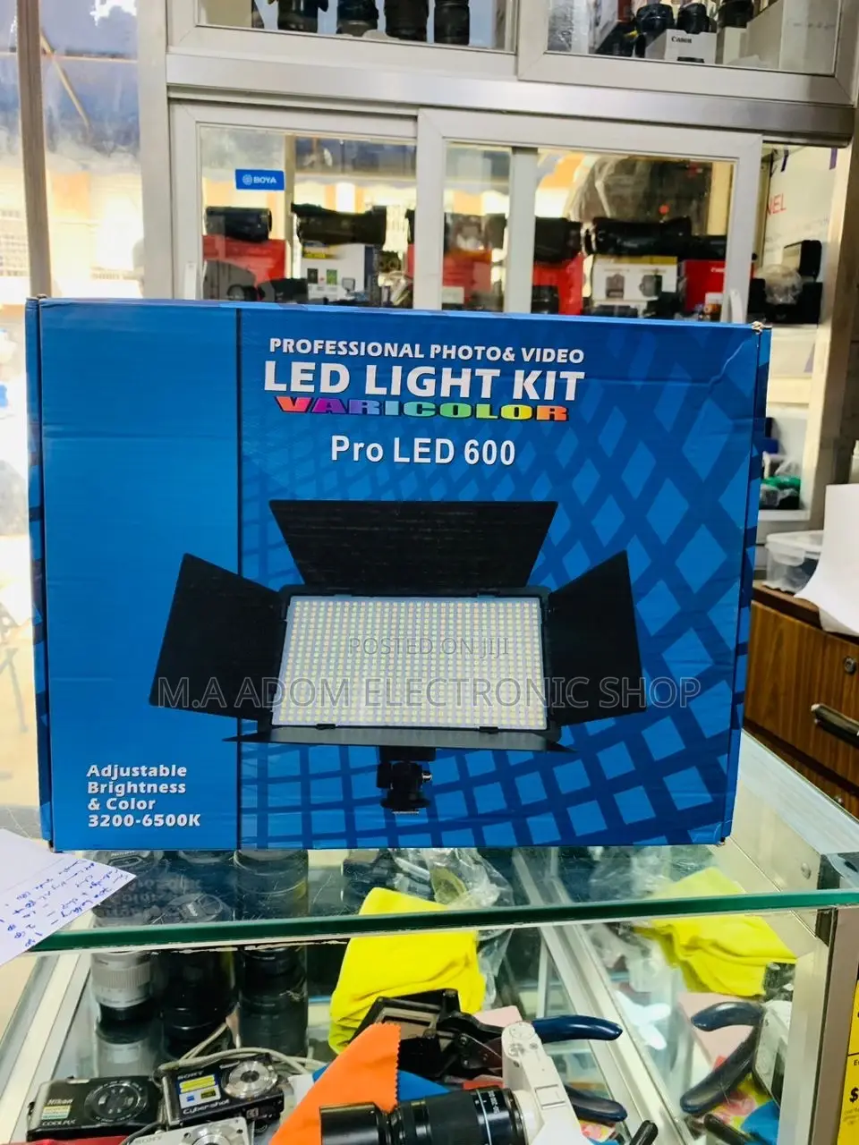 Sealed in Box Pro Led 600 Photo Video Led Light Kit.