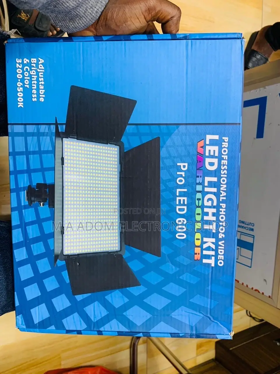 Sleek Design Pro Led Light 600 Photo Video Led Light Kit.