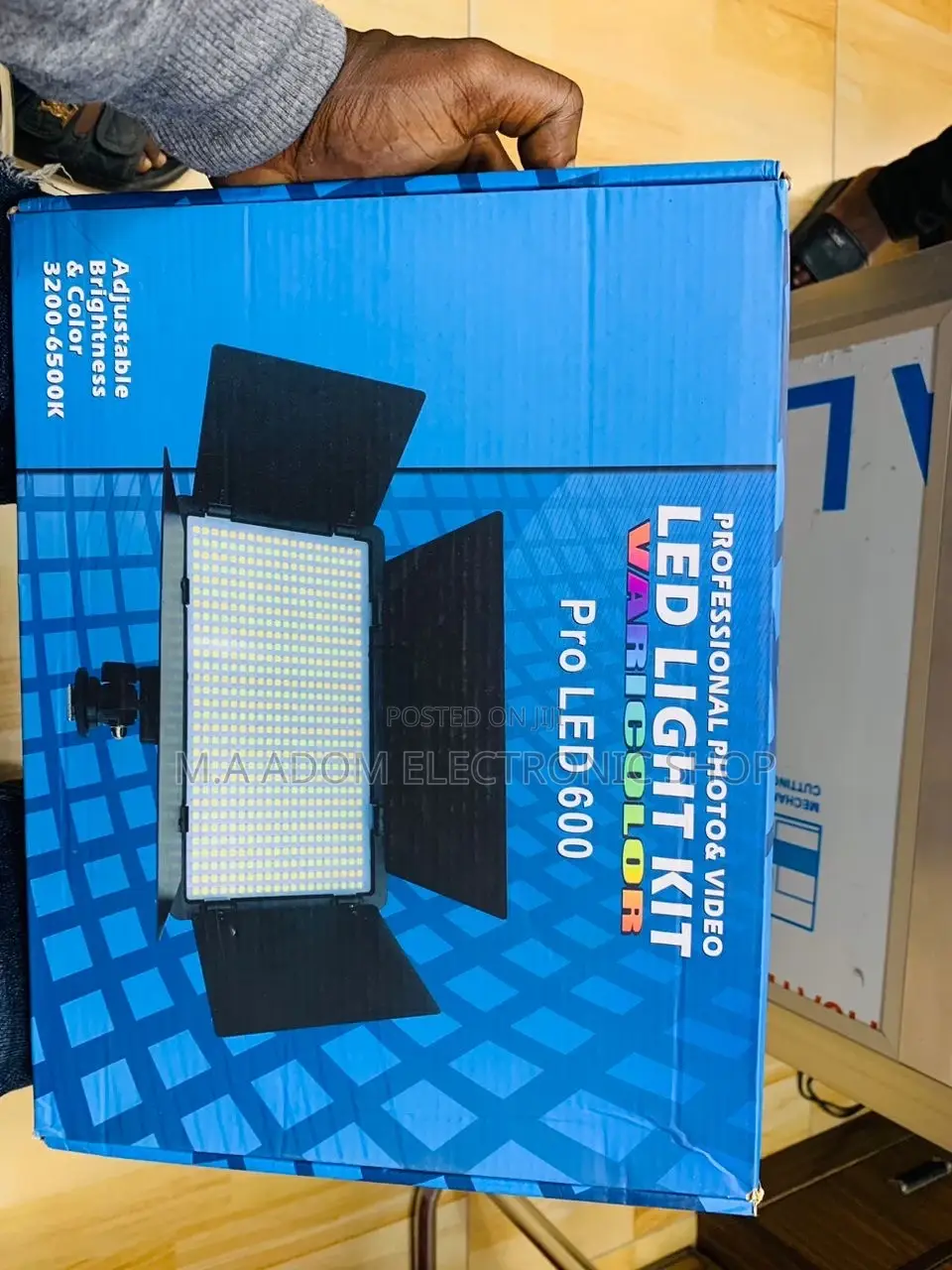Pro Led Light 600 Professional Photo Video Led Light Kit.