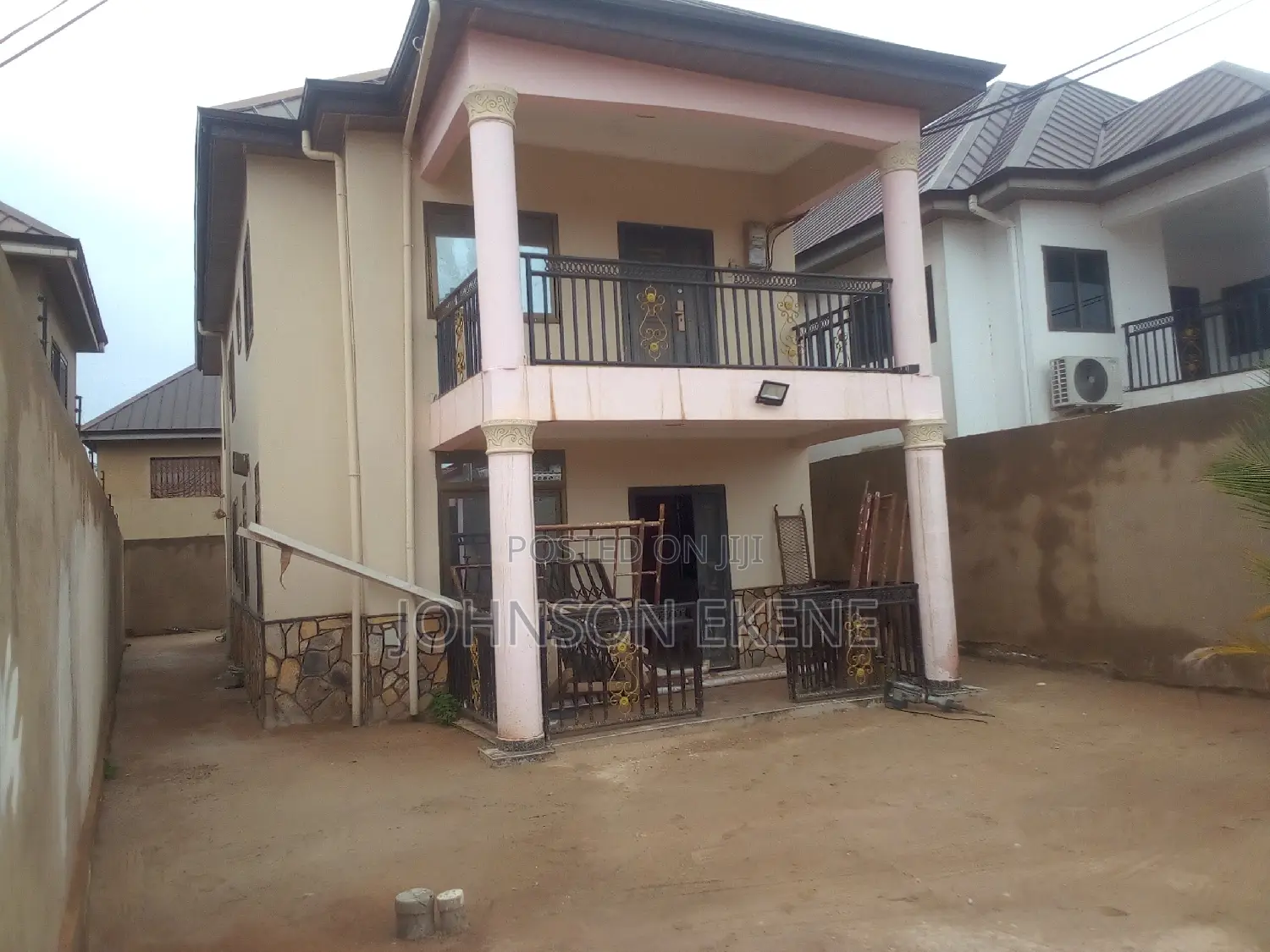 3bdrm Duplex in Ablekuma for sale