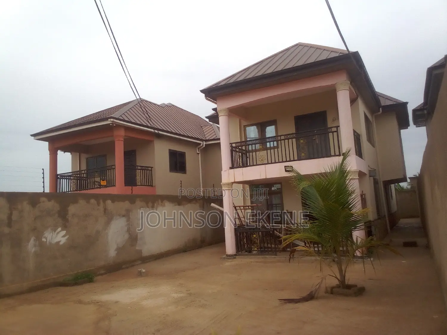 3bdrm Duplex in Ablekuma for sale