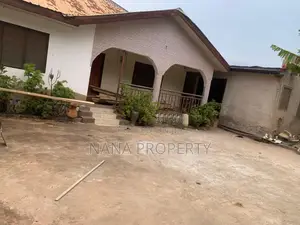 3bdrm Apartment in Danfa for sale