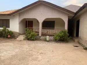 3bdrm Apartment in Danfa for sale