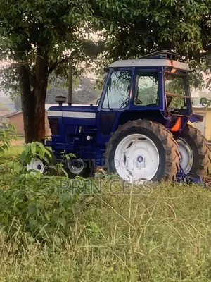 Ford Tractor 7700