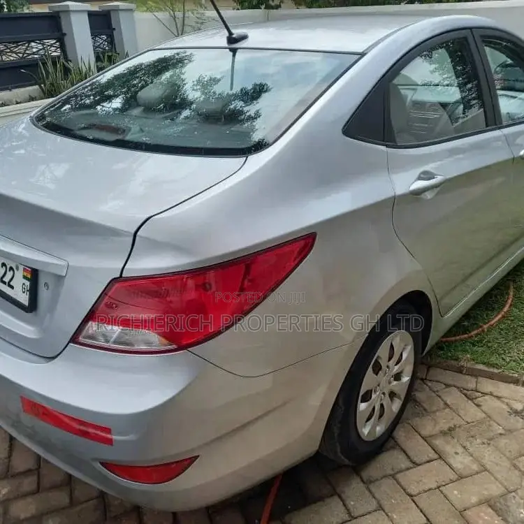 Silver Accent