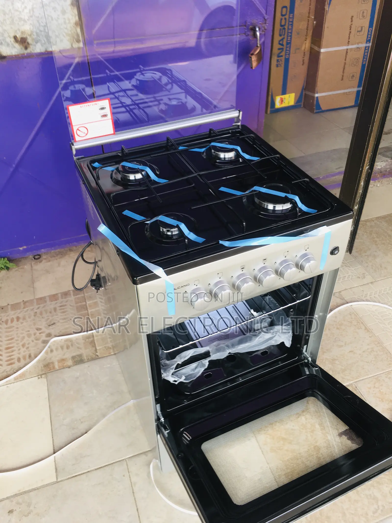 Efficiency Volcano 4 Burners 50x50 Gas Stove and Oven