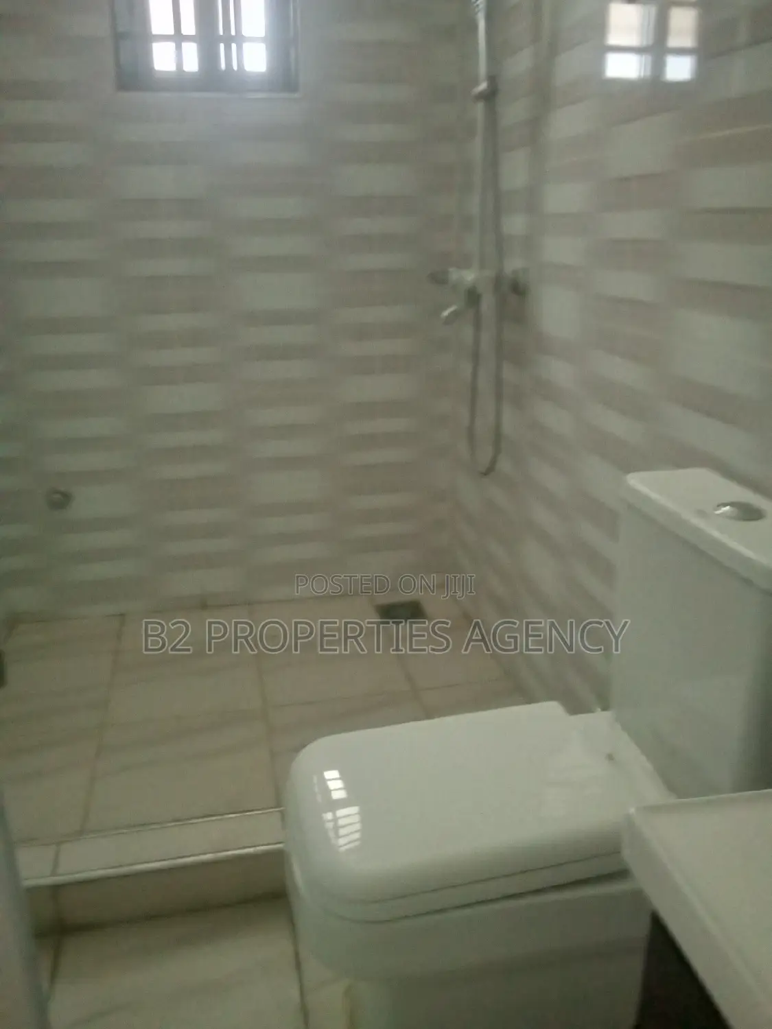 Furnished 5bdrm Maisonette in B2Properties Agency, Kumasi Metropolitan