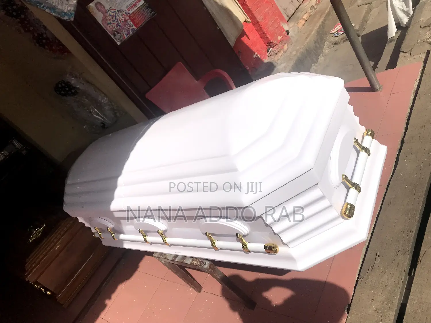 White Casket With High Finish Interior for Cool Price
