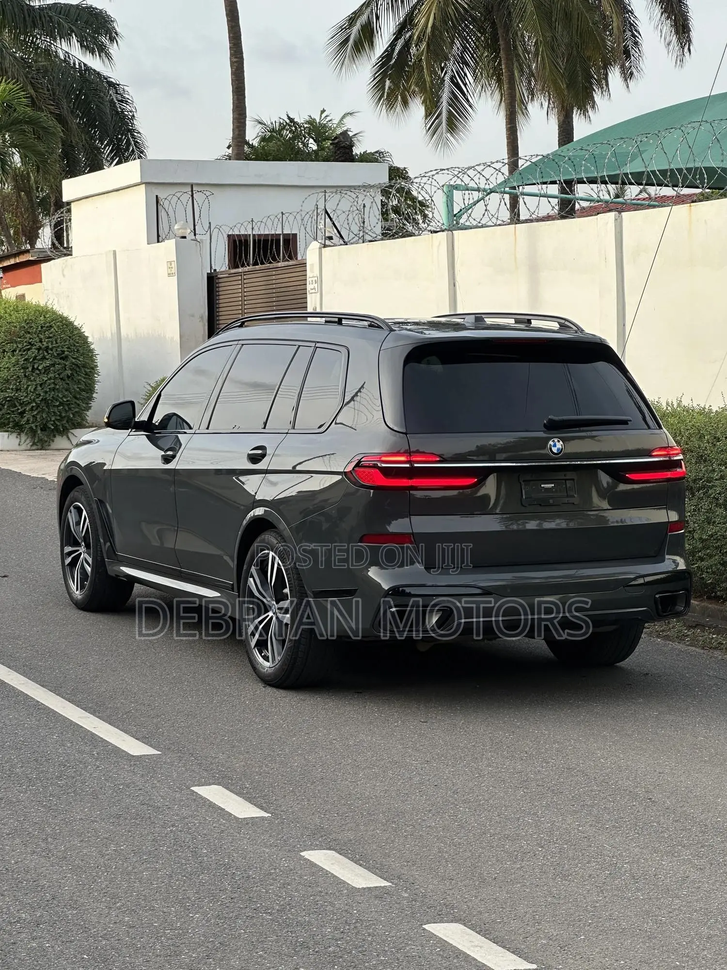 BMW X7 xDrive40i 2023 Gray