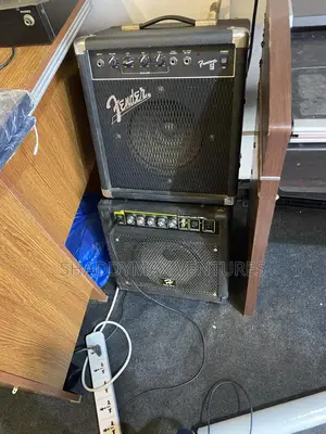 Fender Frontman 15B Bass Combo