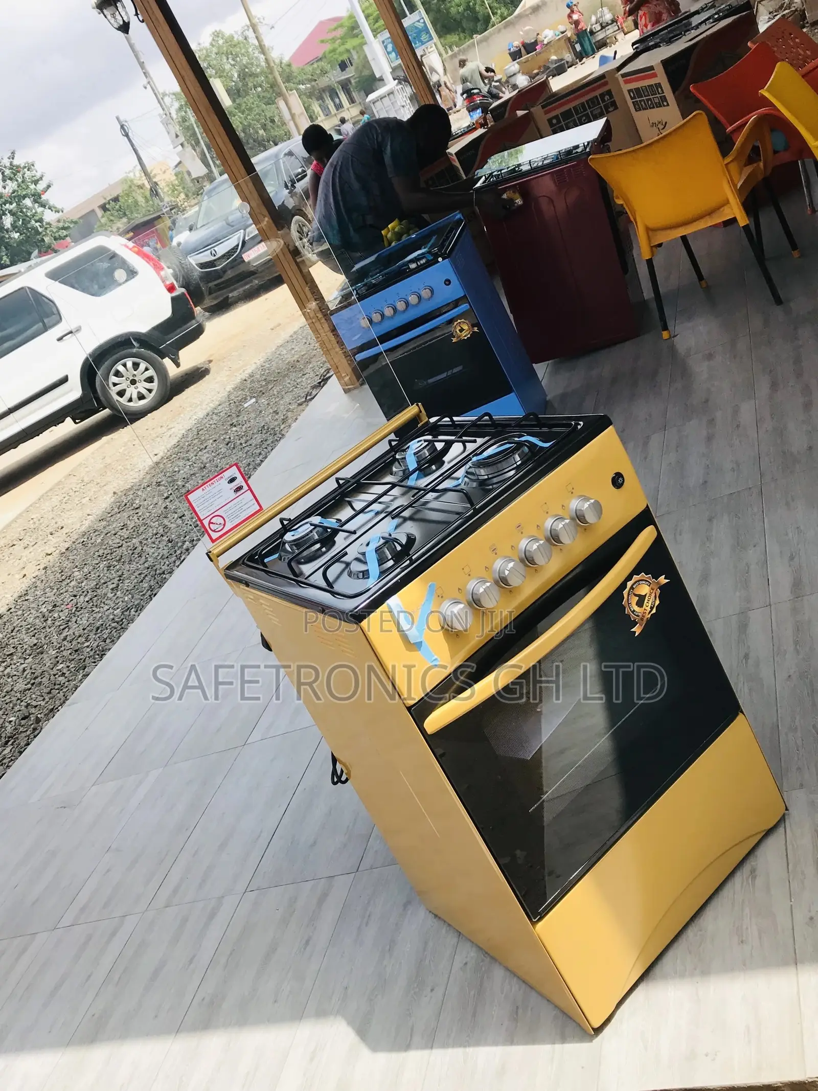 Yellow Oven With Grill Volcano Glass Lid 50x50 4 Burner Gas