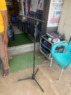 Photo - Tripod Microphone Stand
