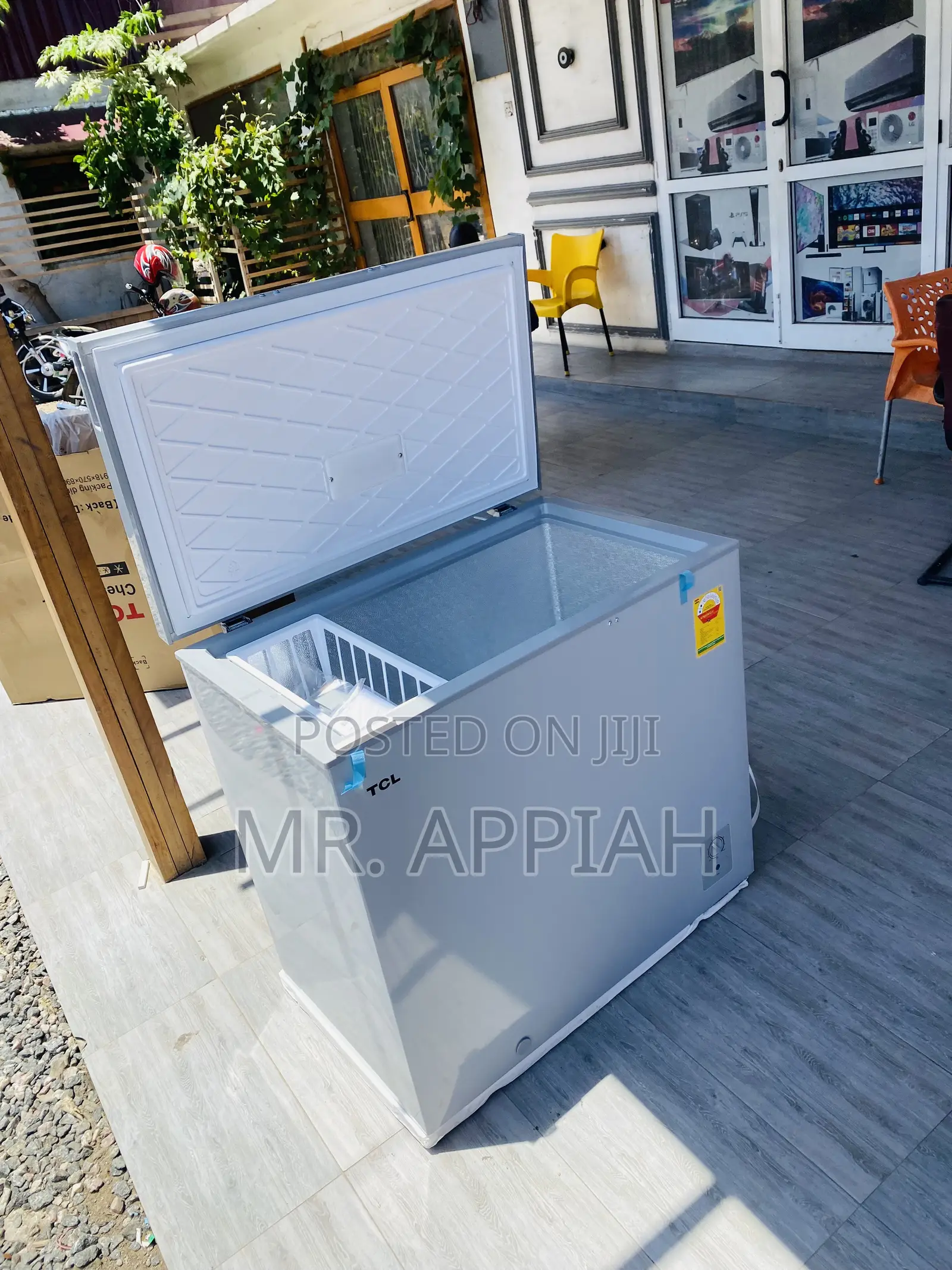 Durable TCL 280 Single Door Chest Freezer(Gray).