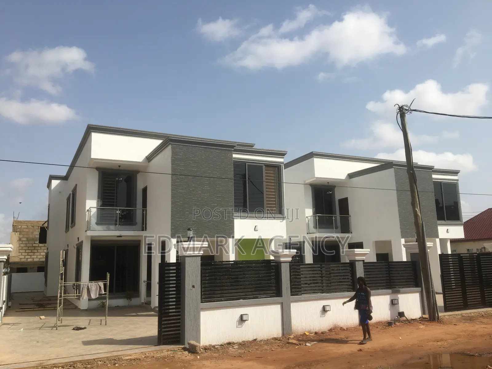 4bdrm House in Achimota Mall for sale