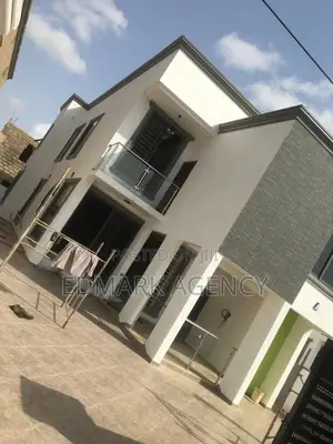 4bdrm House in Achimota Mall for sale