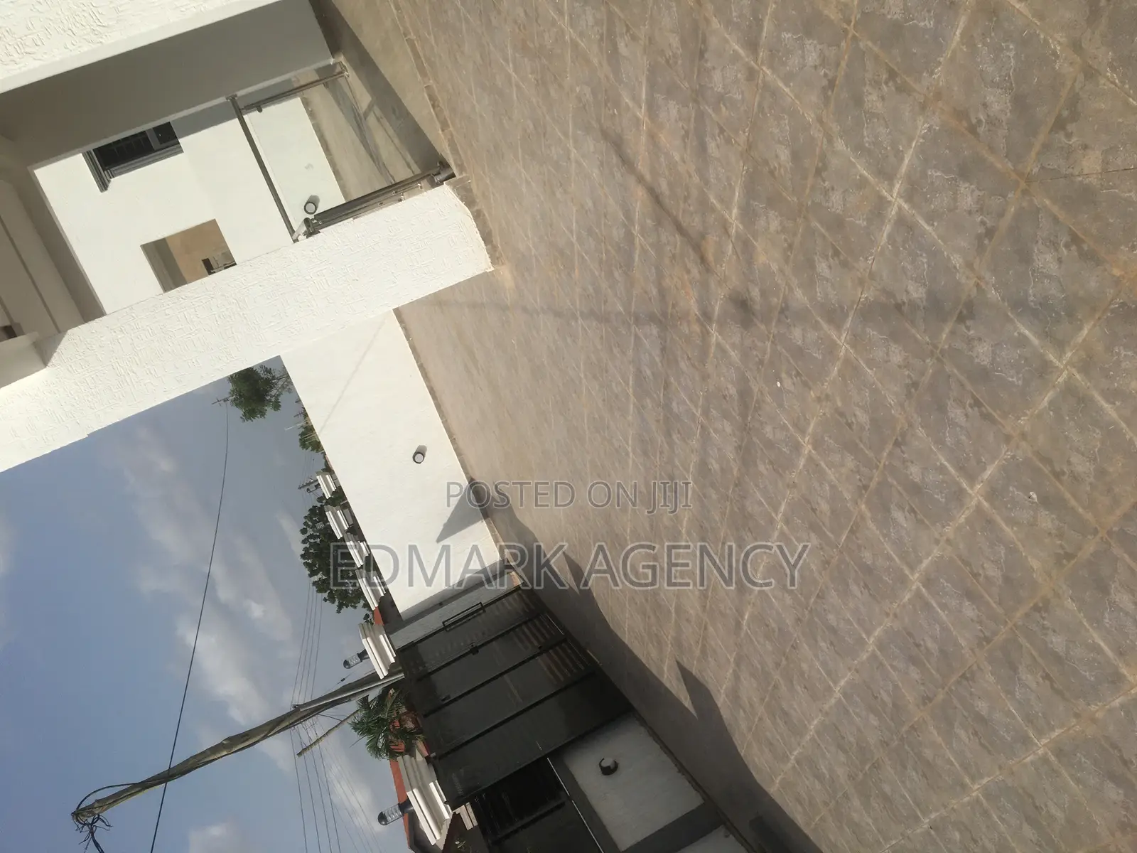 4bdrm House in Achimota Mall for sale