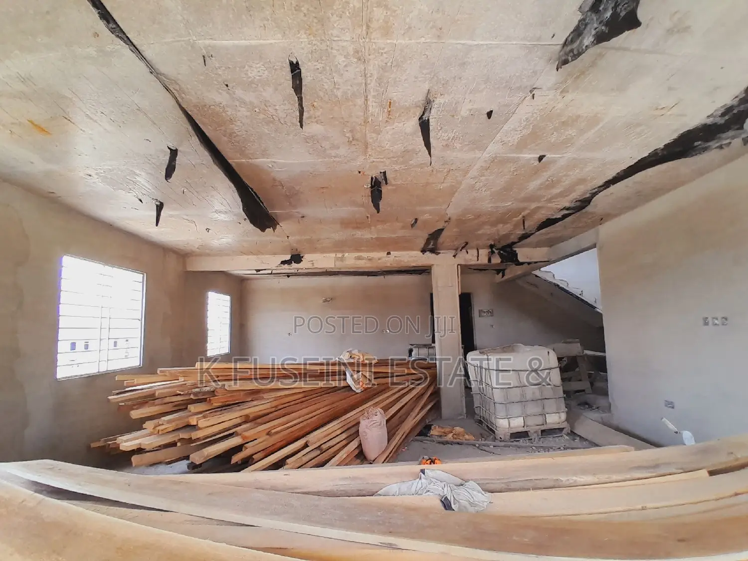 6bdrm House in K Fuseini Estate, Kumasi Metropolitan for sale