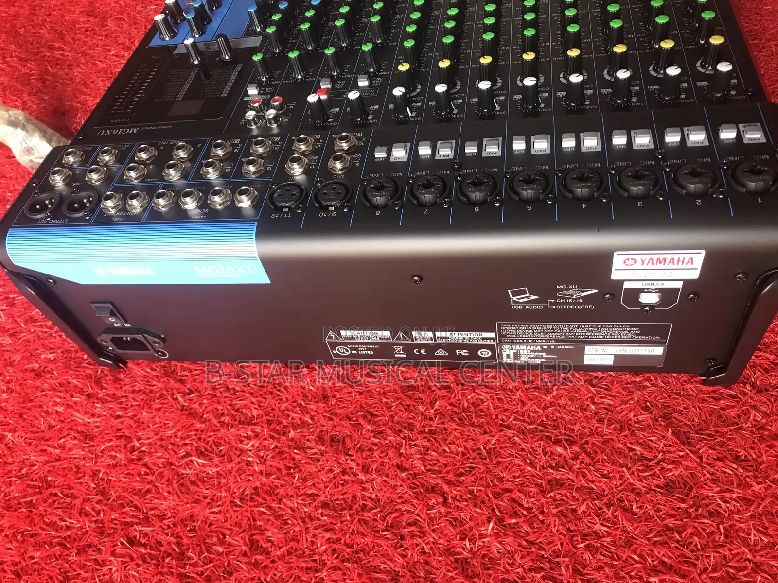 Yamaha Mg 16 Console Mixer