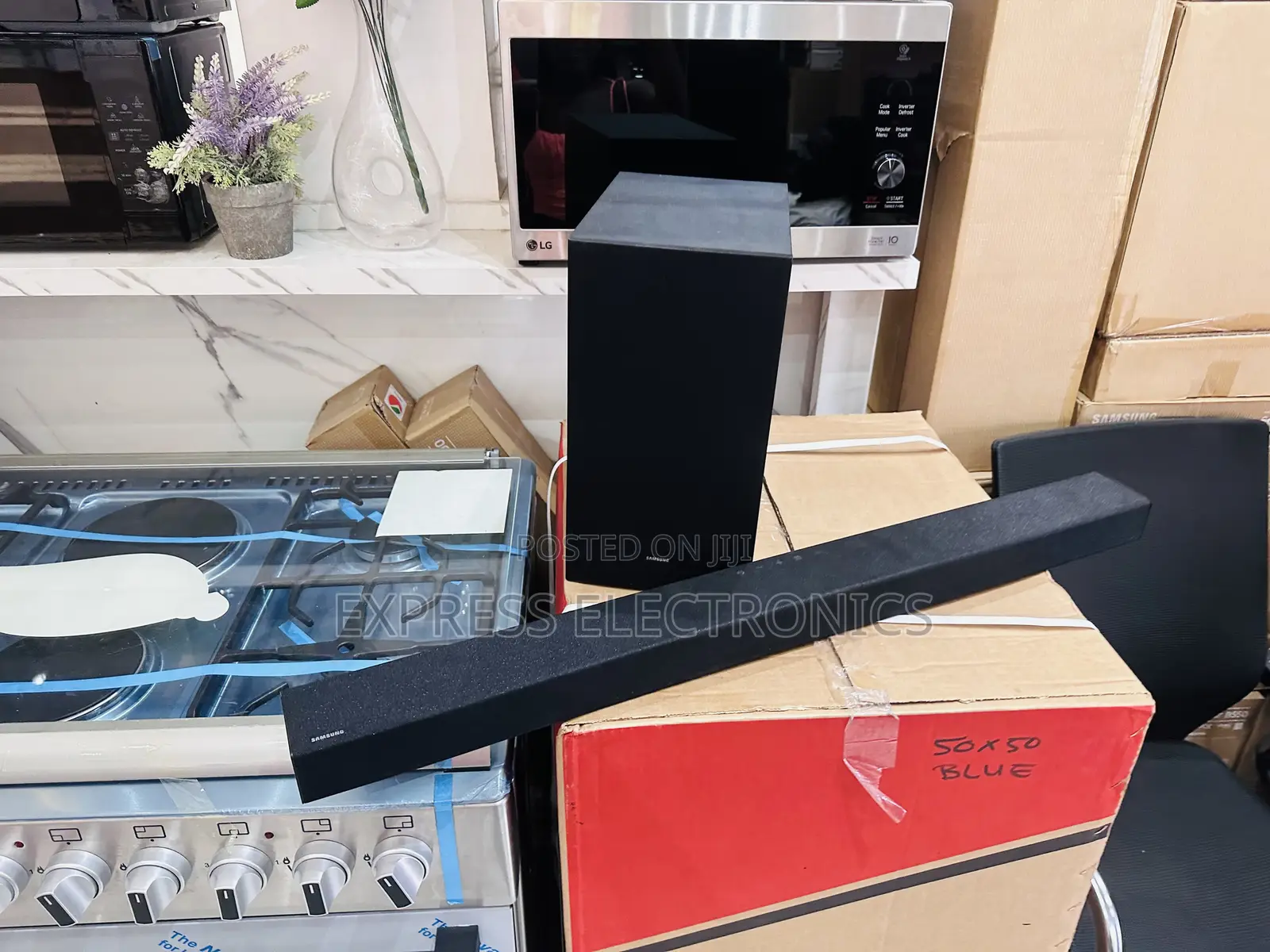 Dynamic Sleek New A450 Soundbar With Woofer