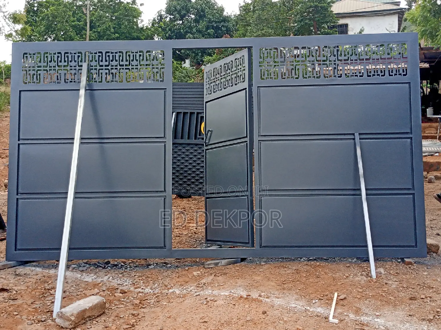 Ox Metal Metal Gate