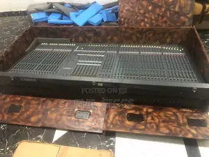 Yamaha M2500 40channel Mixer Board, Empty Box’S 12inch