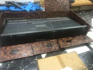 Yamaha M2500 40channel Mixer Board, Empty Box’S 12inch