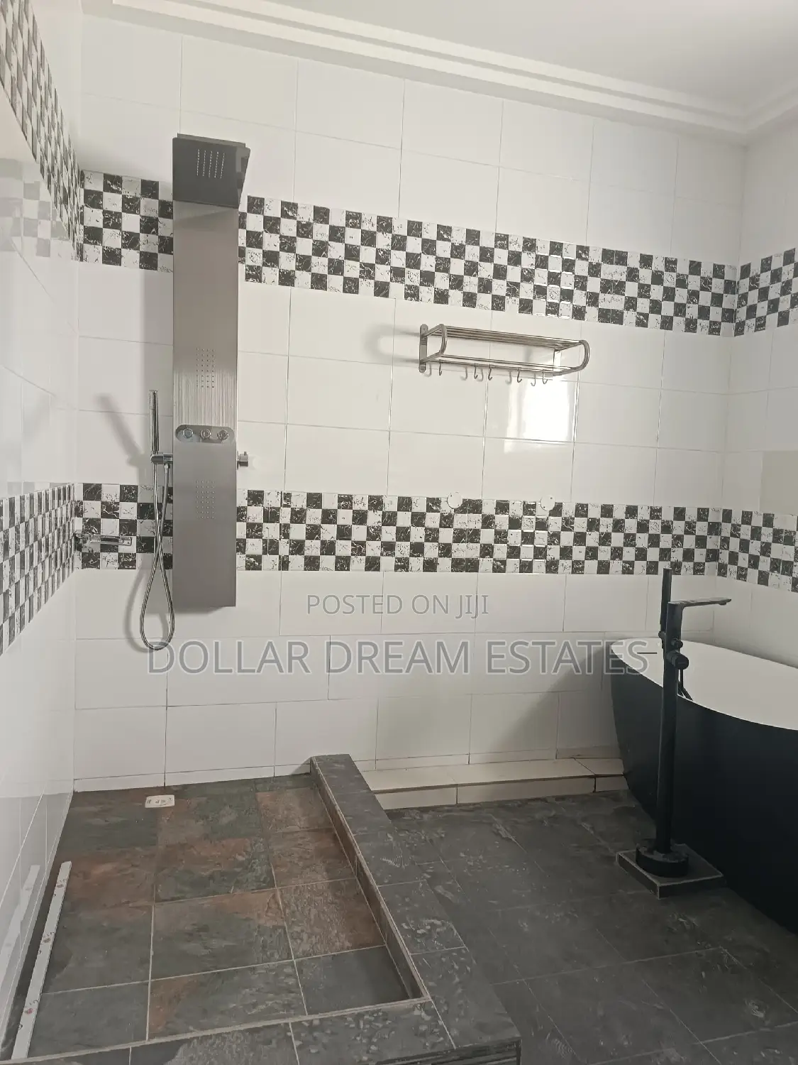 7bdrm House in East Legon for sale
