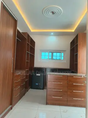 7bdrm House in East Legon for sale