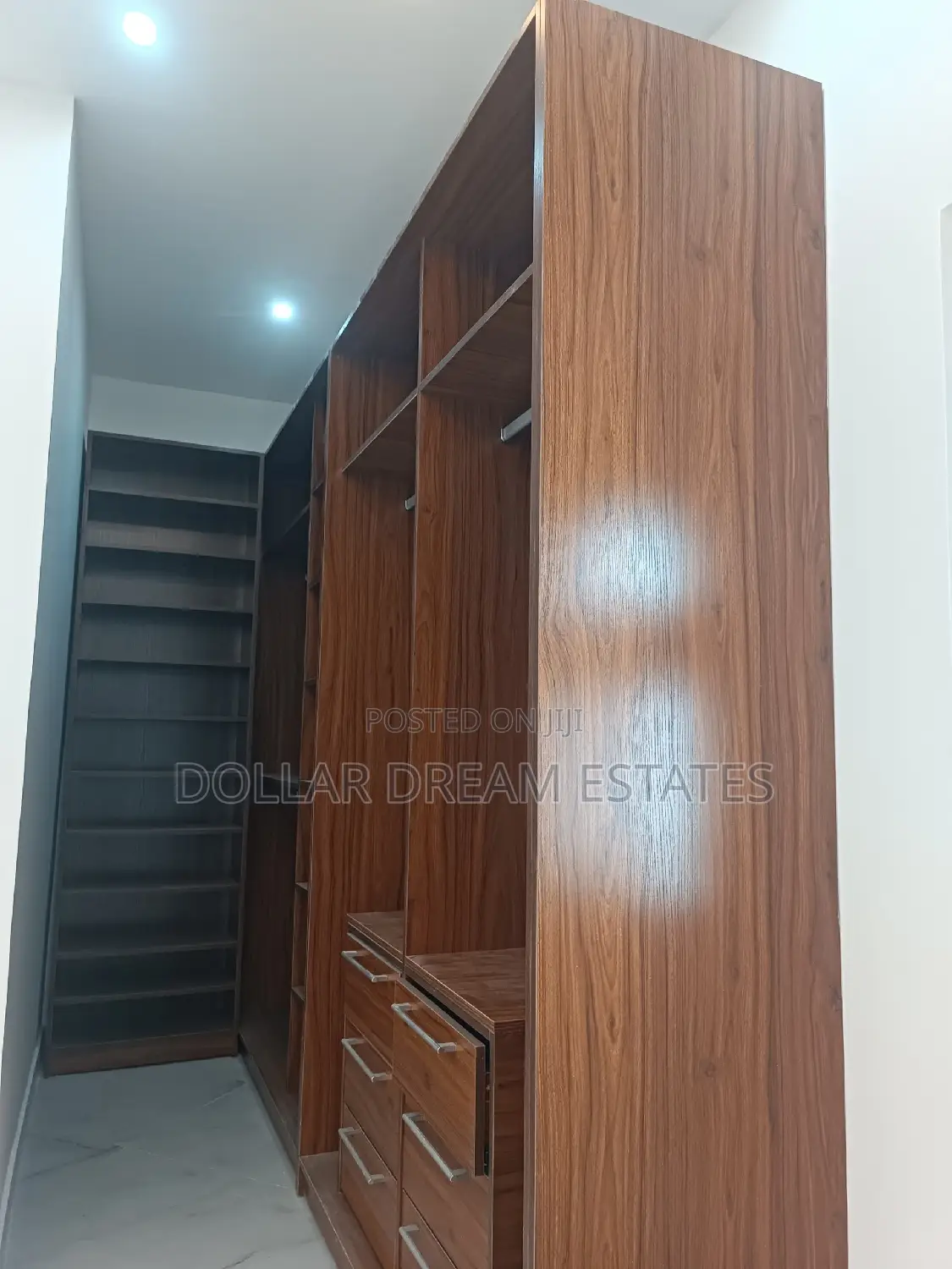 7bdrm House in East Legon for sale