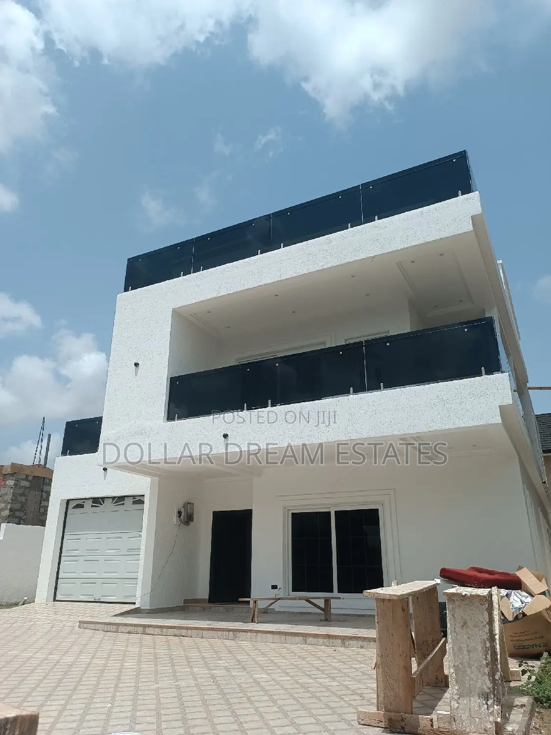 7bdrm House in East Legon for sale