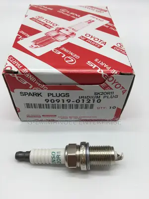 TOYOTA Sequoia V.8 2008-10 Spark Plugs Japan. Original.