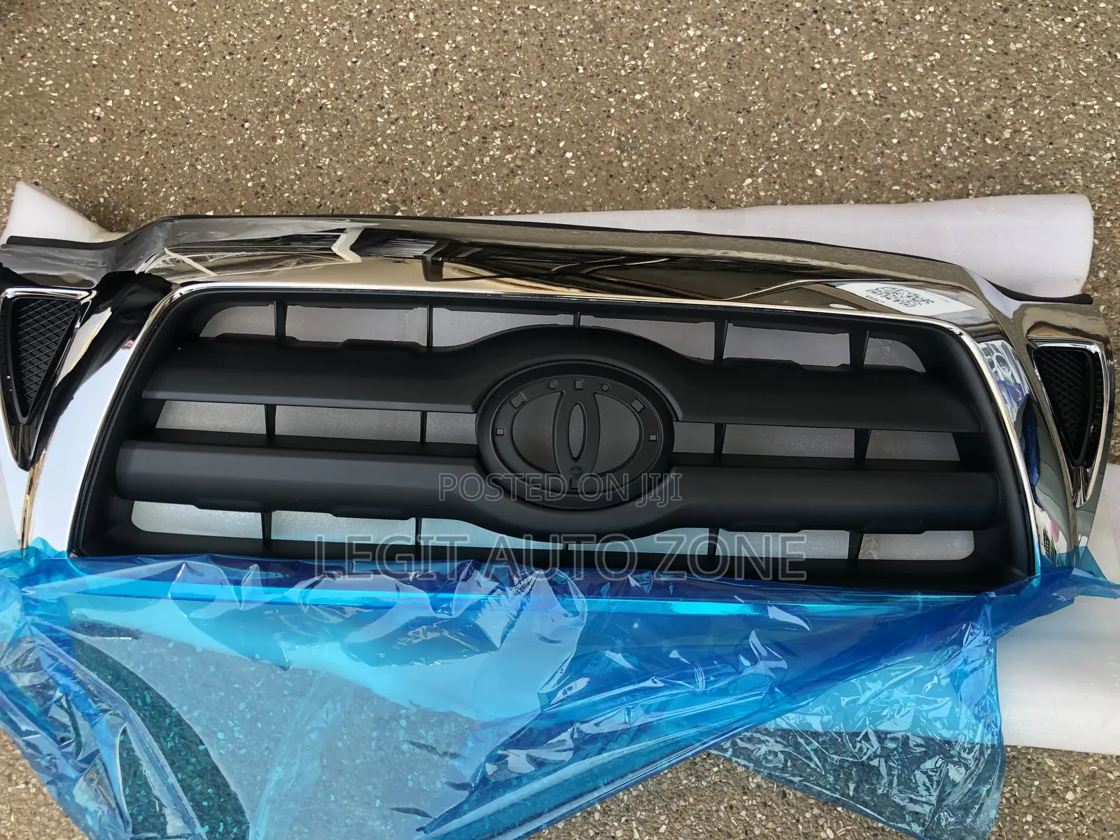 Toyota Tacoma 2005-2011 Front Grill