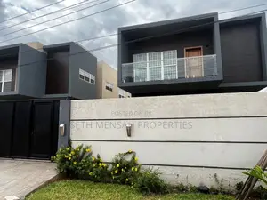 3bdrm House in Skm, Oyarifa for sale