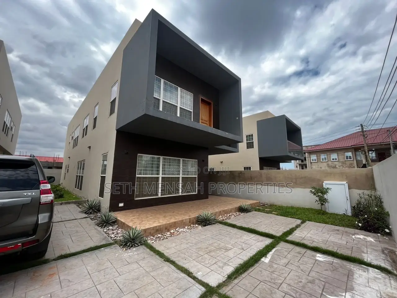 3bdrm House in Skm, Oyarifa for sale