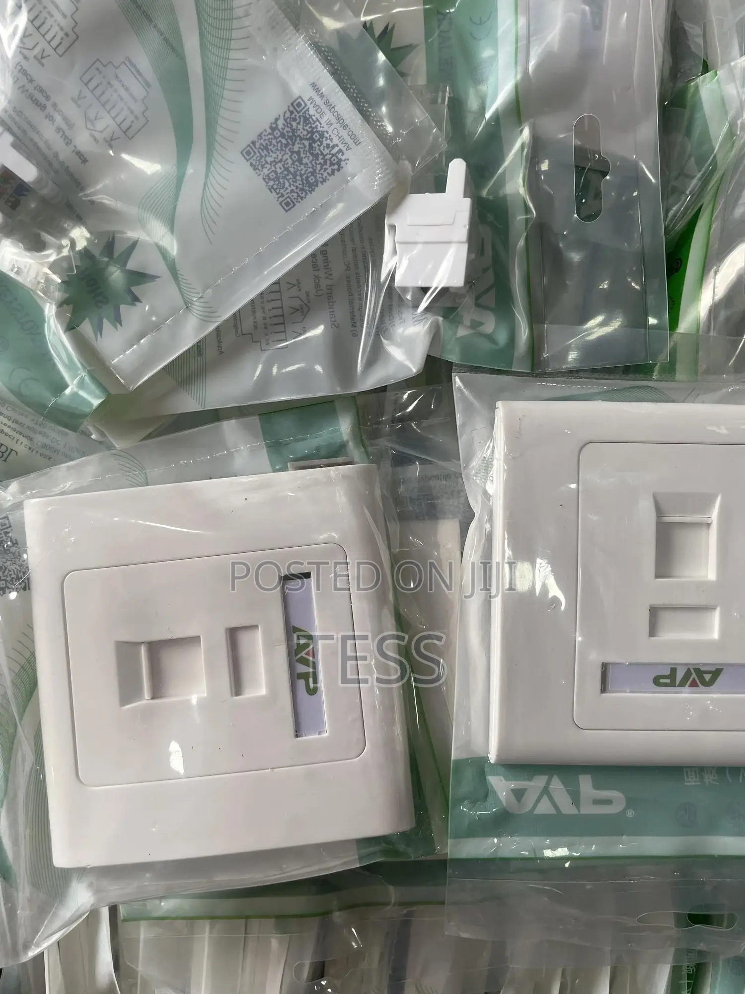Faceplate Single With Keystone Jack (AVP)