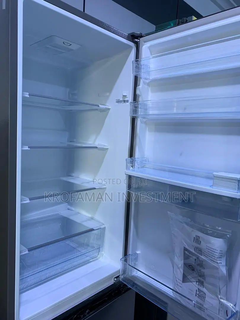 Hisense 264L Double Door Bottom Freezer With Dispenser